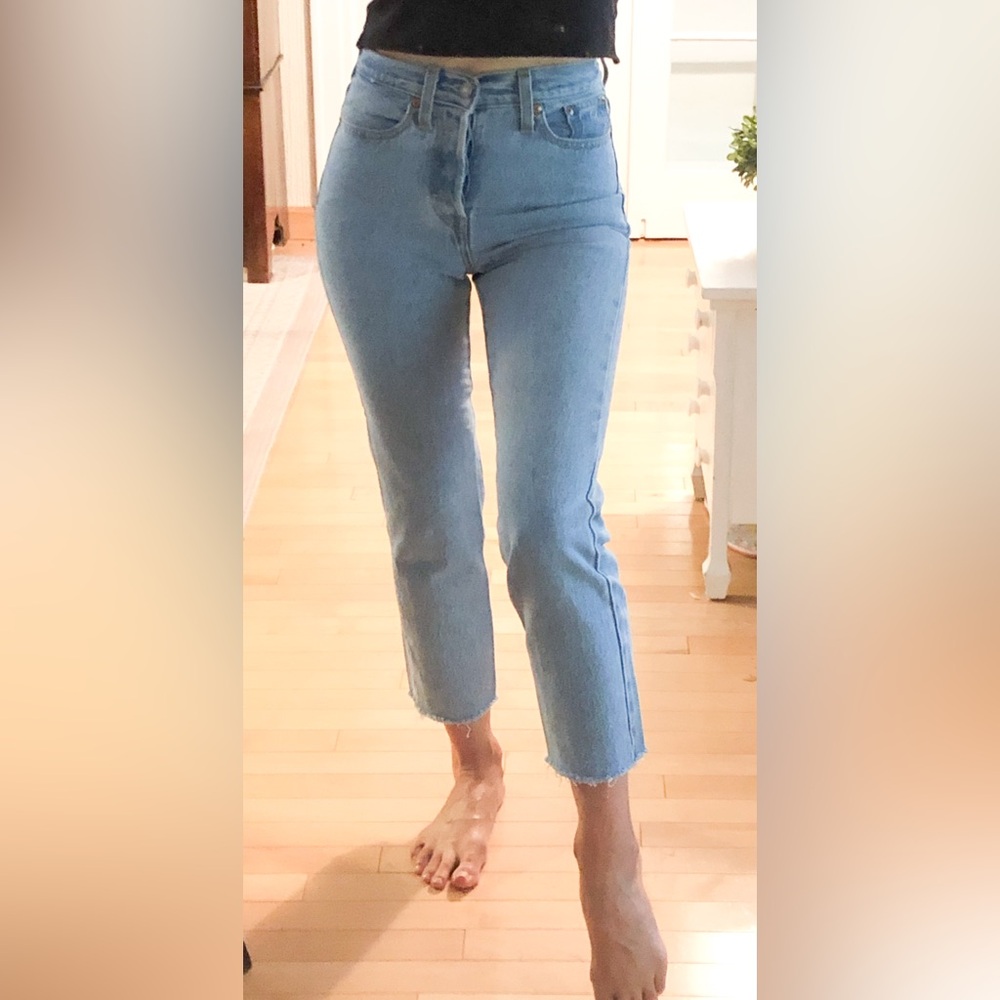 Levi’s 501 Straight Leg Jeans 24 Ankle fray High Rise Tango Light Wedgie